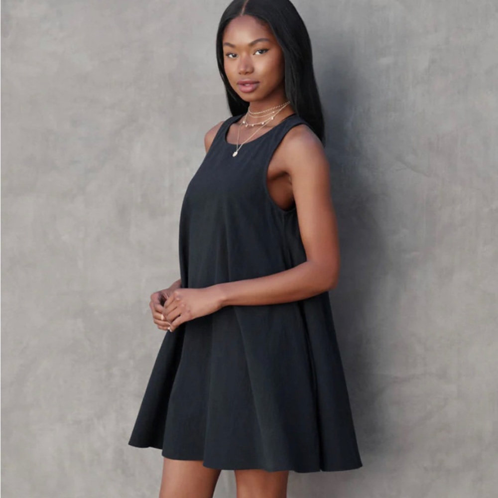 Vici black a-line dress with pockets